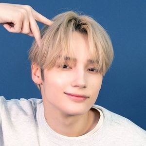 Meet your Posher, Aurelia